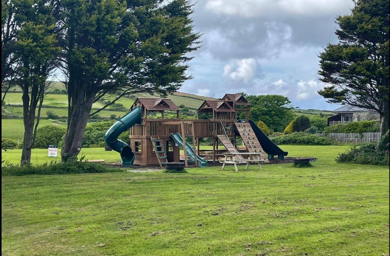 Bushwood-Beautifully Fitted Wooden Lodge Helston Cornwall Buitenkant foto